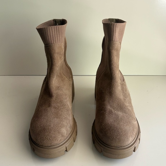 New Steve Madden Hayle Chelsea Boot Size 9M - Picture 2 of 8